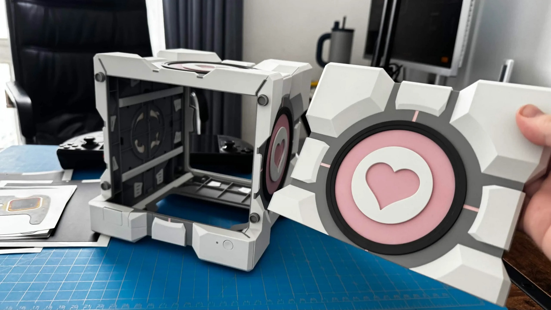 Юристы Valve &laquo;убили&raquo; Steam Machine Companion Cube 